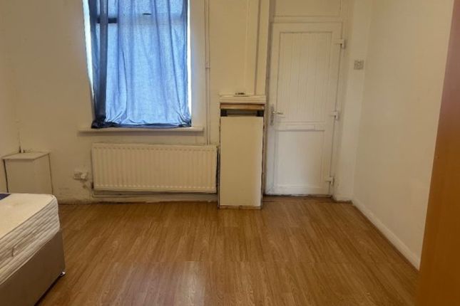 3 bed property, in Sandbach Road, £159,950