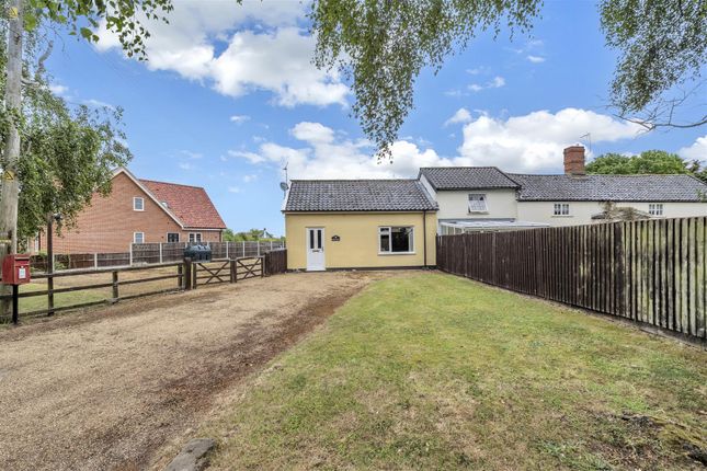 2 bed property, in Felsham Road, £275,000