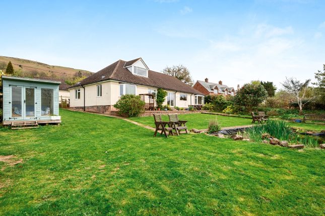5 bed property, in Trendle Lane, £635,000