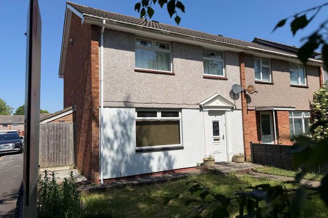 3 bed property, in Tracy Close, £295,000