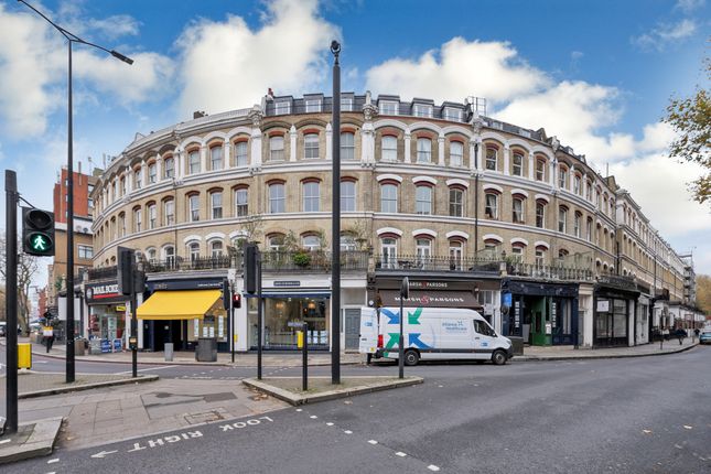 Studio, in Earls Court Road, £220,000