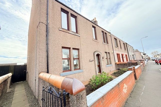2 bed property, in College Street, £50,000