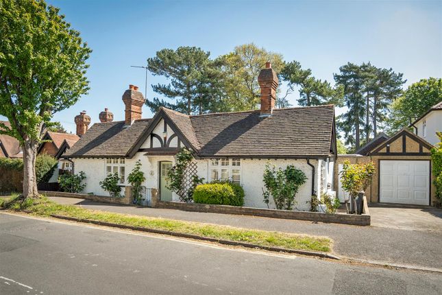3 bed property, in Green Lane, £650,000