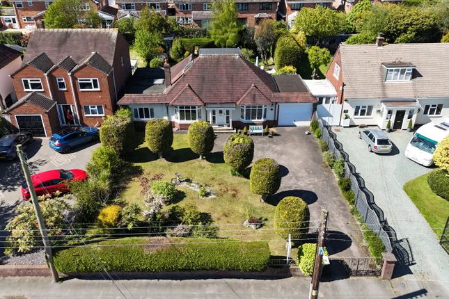 4 bed property, in Long Street, £475,000