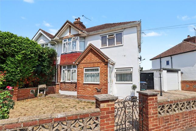 3 bed property, in Woking, £450,000