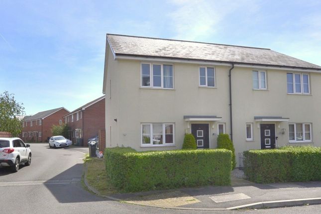 3 bed property, in Hunters Way, £280,000