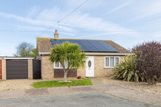 2 bed property, in Priory Close, £300,000