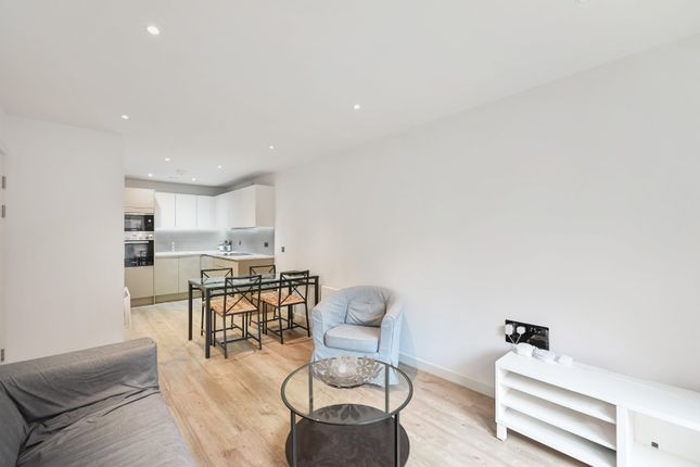 1 bed property, in Leetham House, £195,000