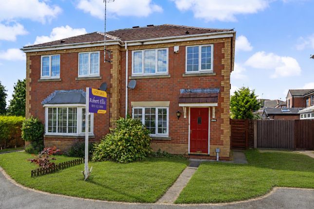 3 bed property, in Leafe Close, £245,000