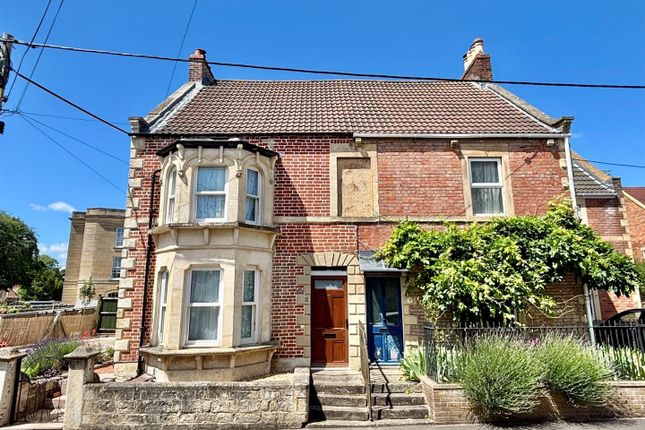 5 bed property, in Ashton Street, £425,000