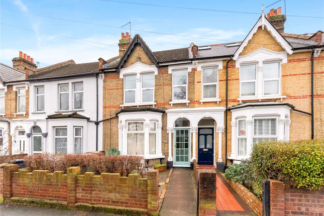2 bed property, in Erskine Road, £450,000