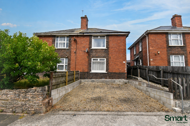 2 bed property, in Hurst Avenue, £220,000