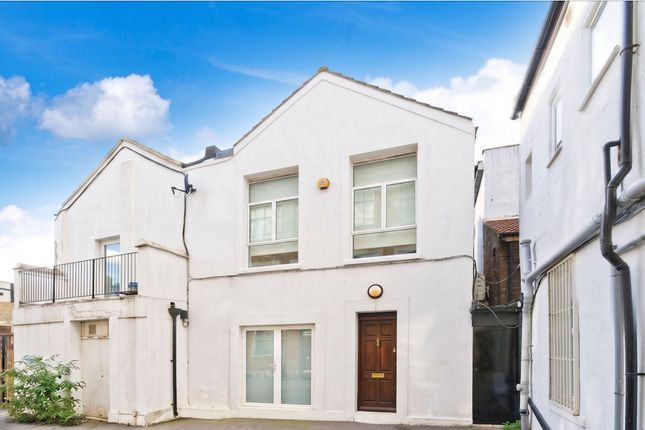 2 bed property, in Bradbury Mews, £630,000