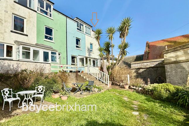 3 bed property, in Church Street, £240,000