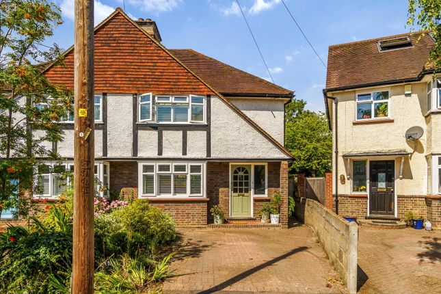 3 bed property, in Eastway, £625,000