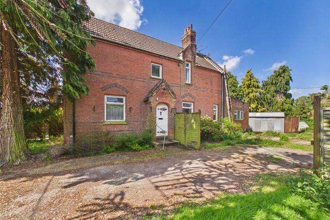 3 bed property, in Grove Hill, £250,000