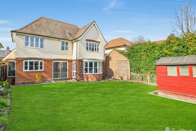 4 bed property, in Felsham Chase, £500,000