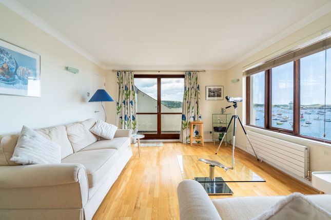 3 bed property, in Jackett Steps, £595,000