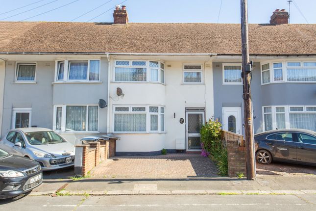 3 bed property, in Alfred Road, £235,000