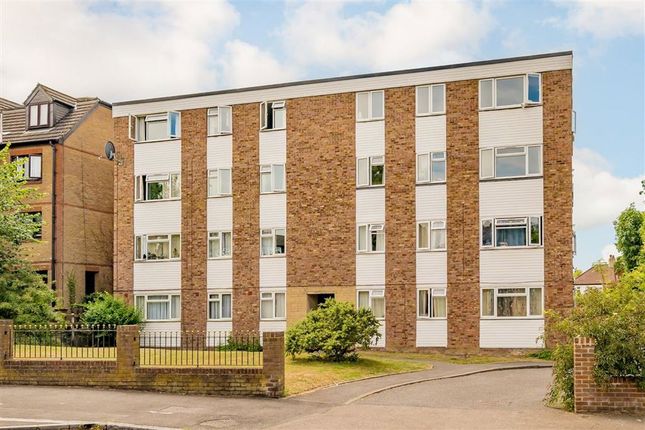 2 bed property, in Burnt Ash Hill, £299,950