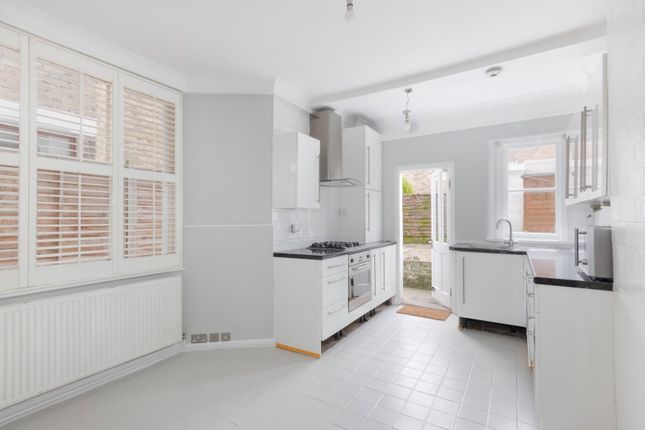 1 bed property, in Percy Road, £450,000