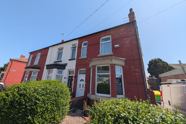 2 bed property, in Urmson Road, £90,000