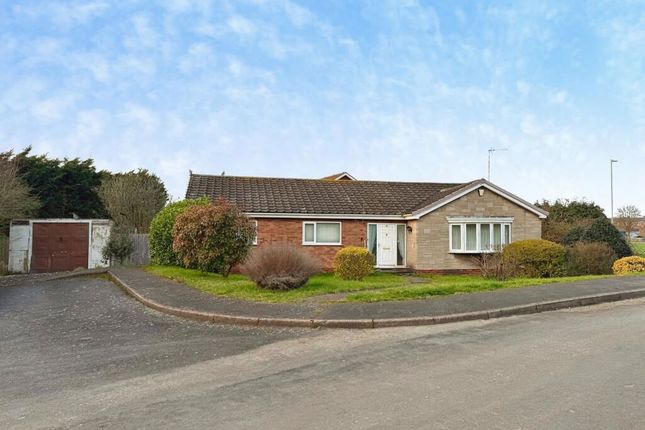 3 bed property, in Middlefield Lane, £155,000
