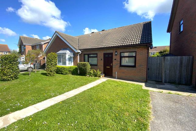 2 bed property, in Grasmere Way, £230,000