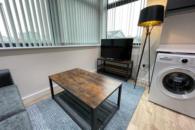 1 bed property, in Paragon 103, £165,000