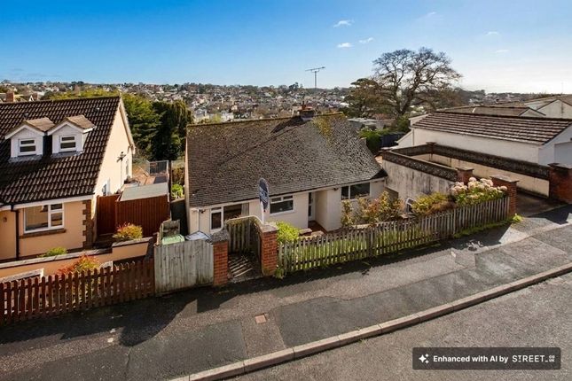 2 bed property, in Buckeridge Avenue, £325,000