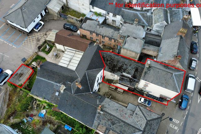 2 bed property, in Investment Property -Market Place, £330,000
