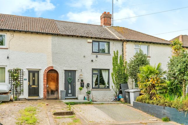 2 bed property, in Birch Road, £175,000