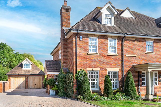 4 bed property, in Buckland Gate, £1,075,000