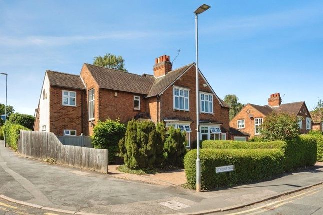 3 bed property, in Outwoods Drive, £475,000