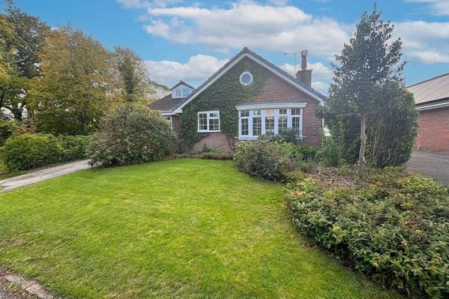 3 bed property, in Elmore Close, £400,000