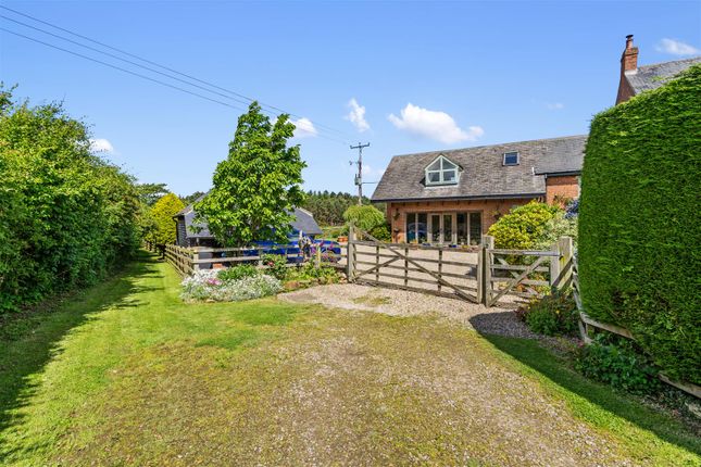3 bed property, in Thorpe Bulmer Cottage, £547,500