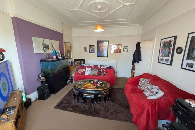 4 bed property, in Kingsway, £220,000
