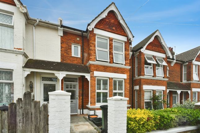 1 bed property, in Down Terrace, £300,000
