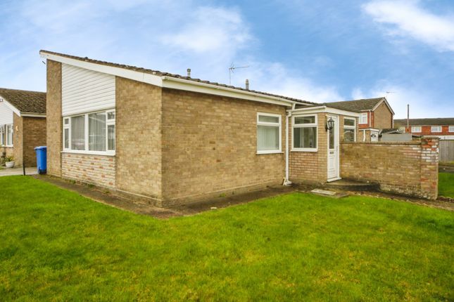 2 bed property, in Mitford Close, £225,000
