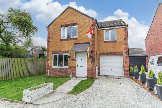 3 bed property, in Primrose Way, £200,000