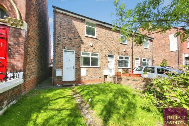 2 bed property, in Grenville Street, £200,000