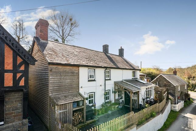 4 bed property, in Bont Dolgadfan, £325,000