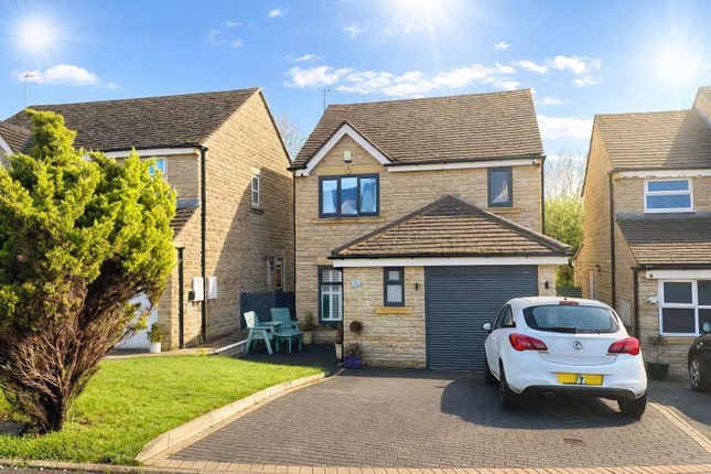 3 bed property, in Greencroft Close, £325,000