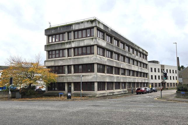 Studio, in Lord Cullen House, £450,000