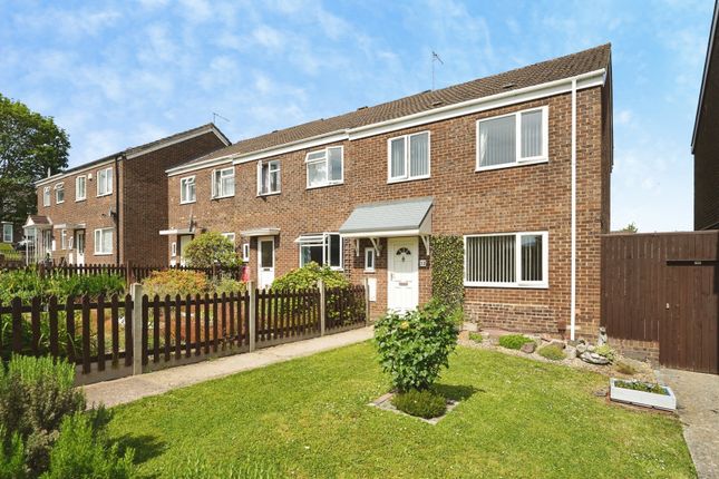 3 bed property, in Woodruff Close, £240,000