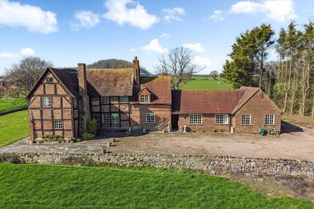 4 bed property, in Main Road, £875,000