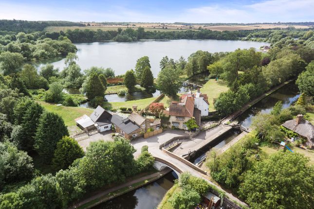 Studio, in Park Lane, £2,800,000