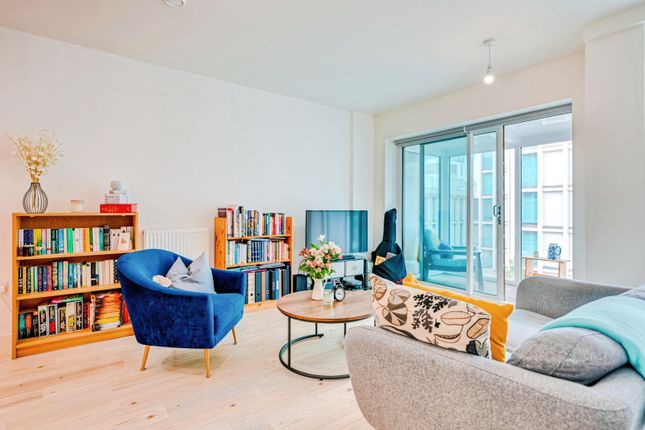 1 bed property, in Jupp Road West, £375,000