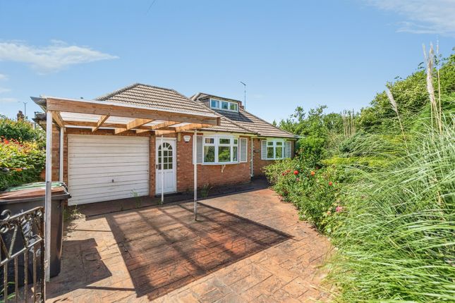 3 bed property, in Beaconsfield Place, £230,000