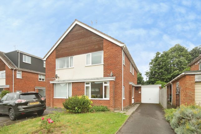 3 bed property, in Claremont Drive, £325,000